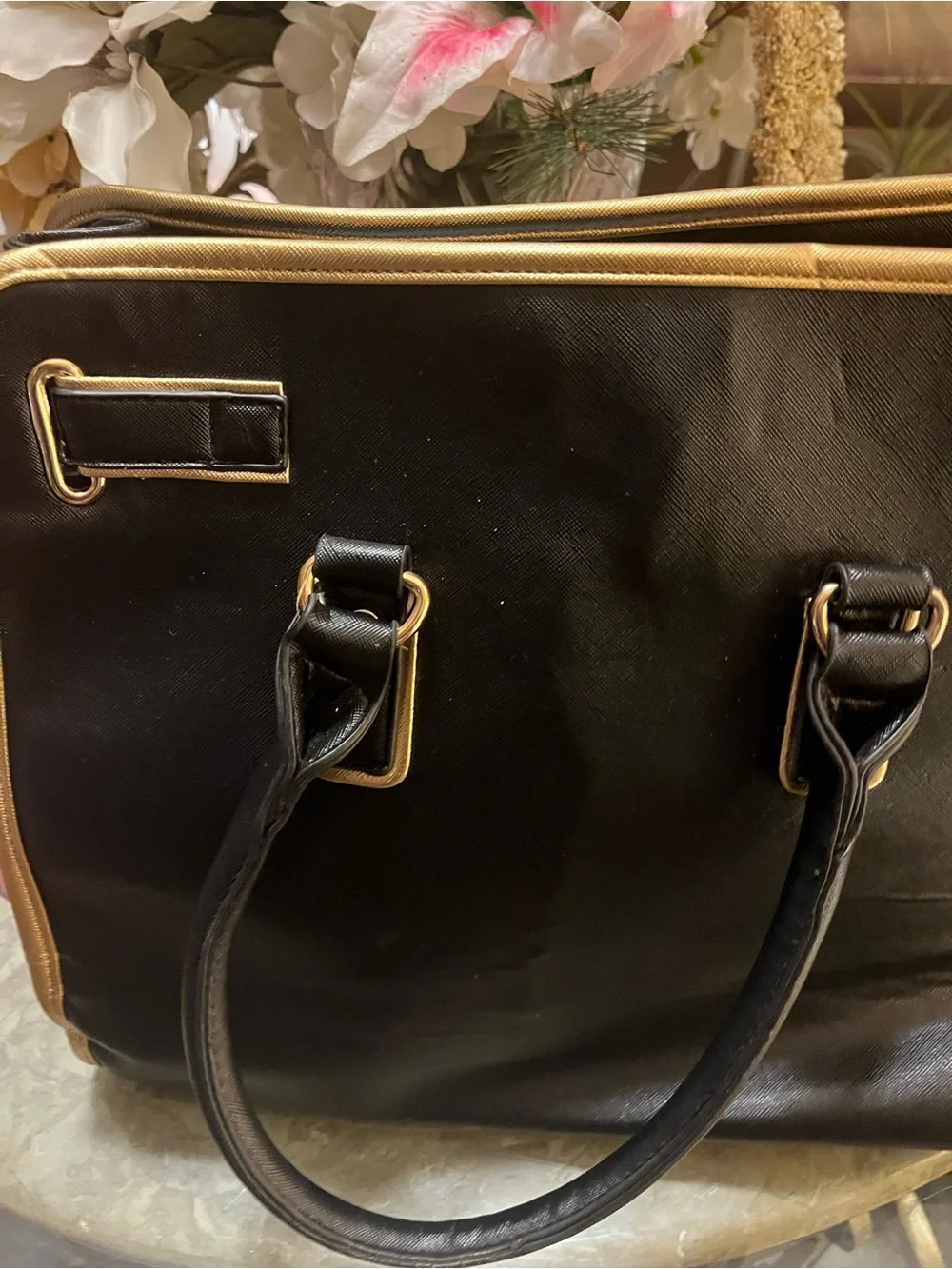 🤩🤩Michael Kors Black Satchel with Gold Trim and Lock